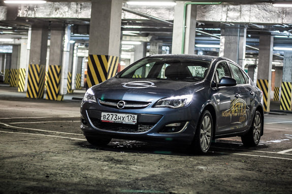 opel astra sedan